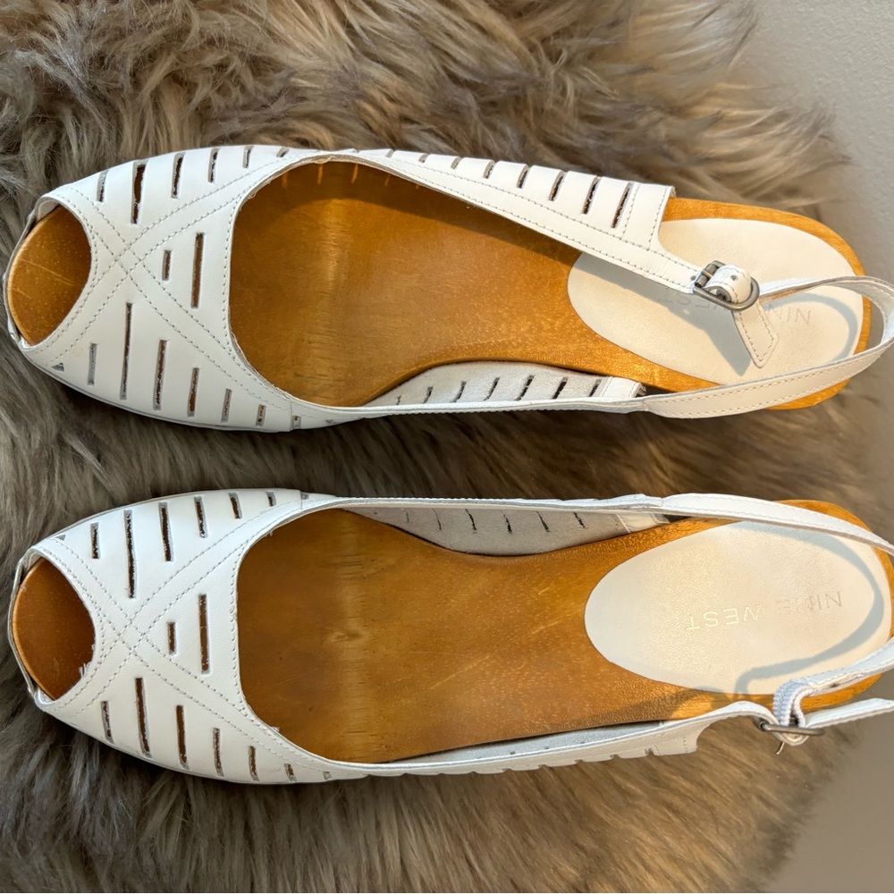 Nine West white leather heel, size 9 - Picture 3 of 6